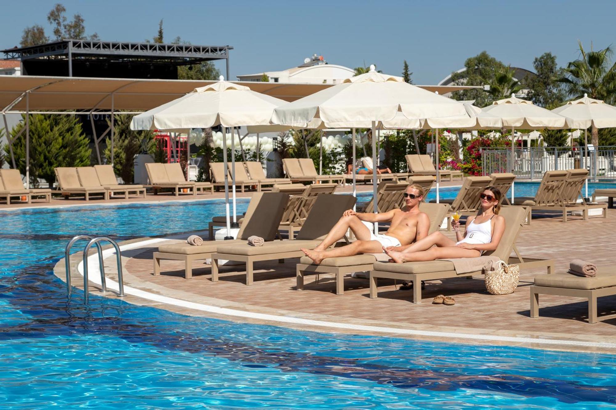 Hotel Hotella & Serik